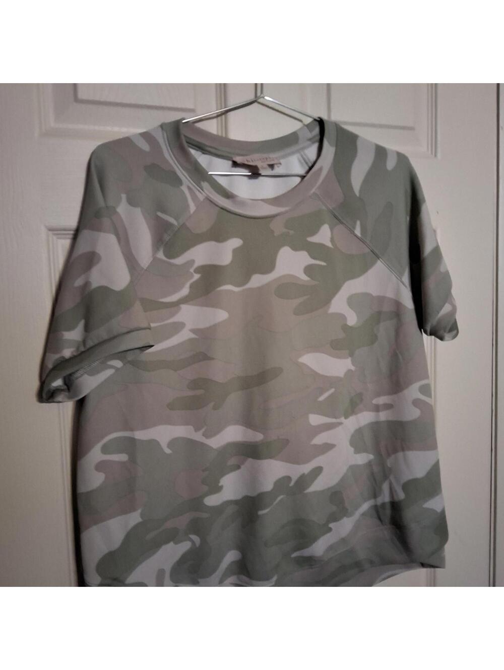 Philosophy Camo Print Short Sleeve Sweatshirt Large